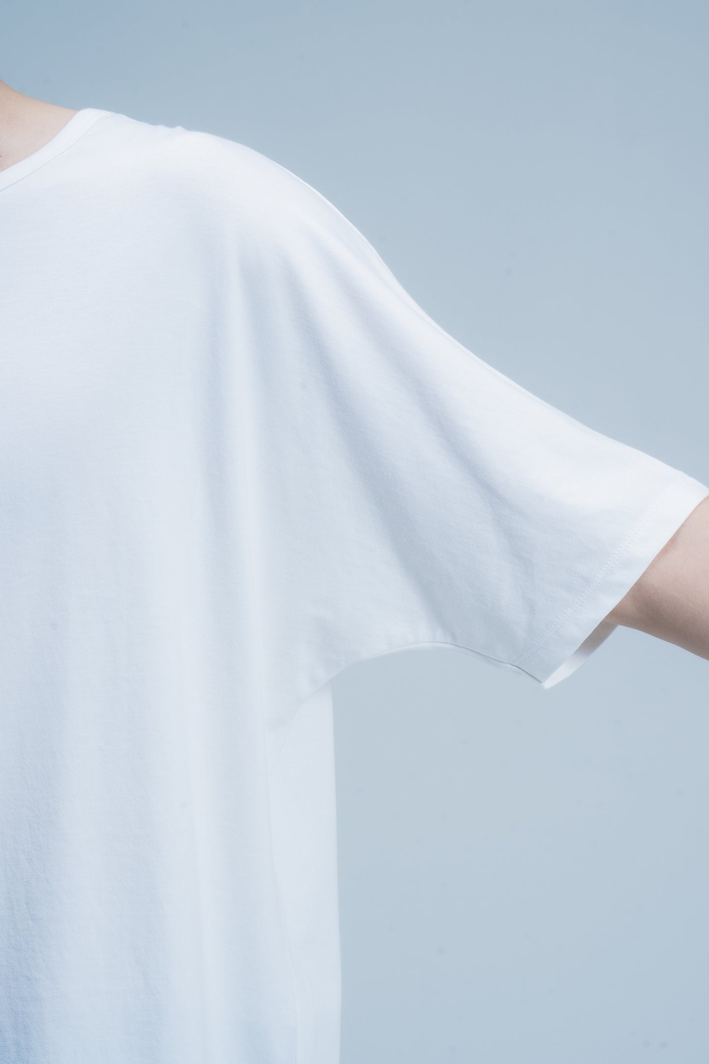 B02 | Crew Neck | Dolman Sleeve (White)