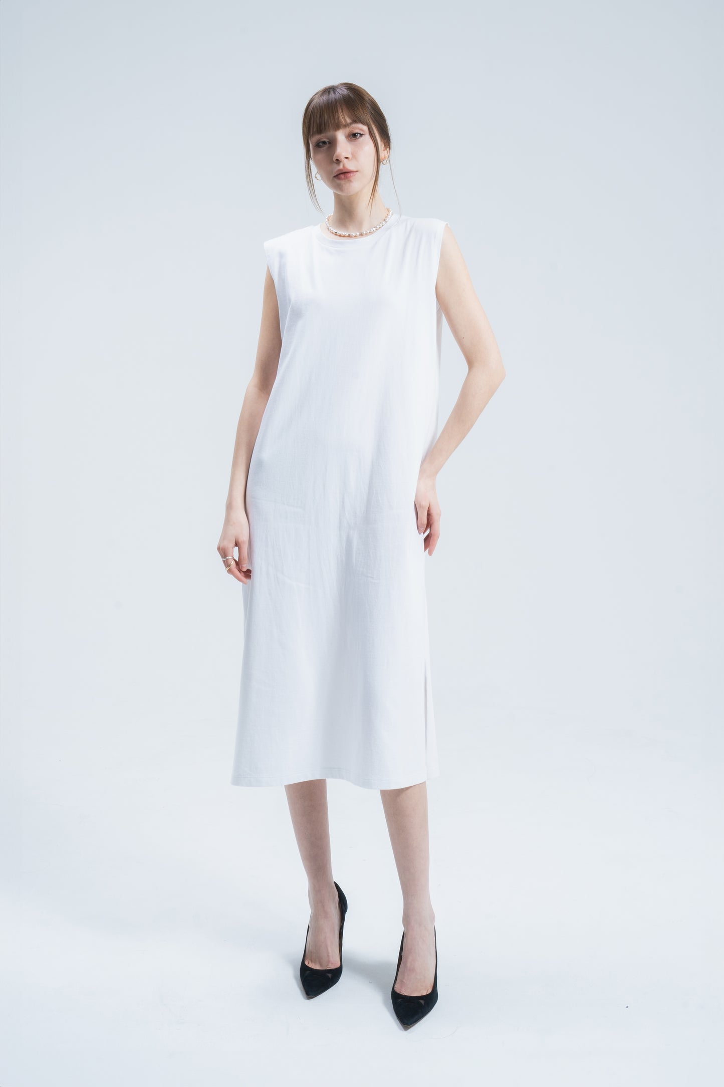 OP02(Women) | Crew Neck Dress | Sleeveless (White)