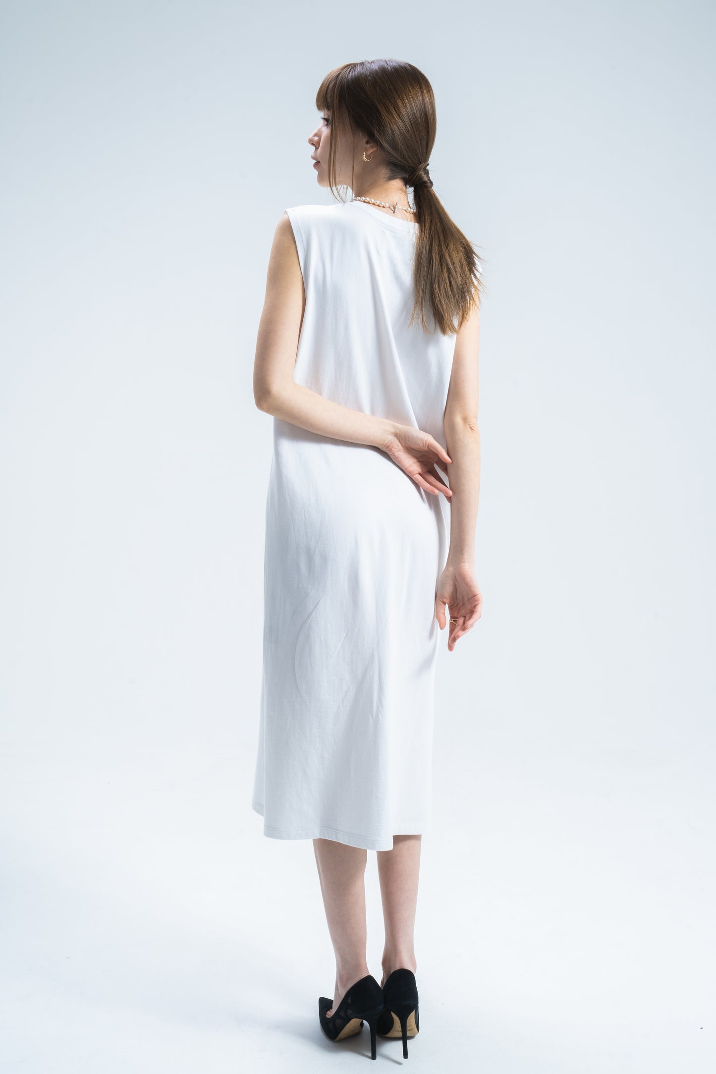OP02(Women) | Crew Neck Dress | Sleeveless (White)