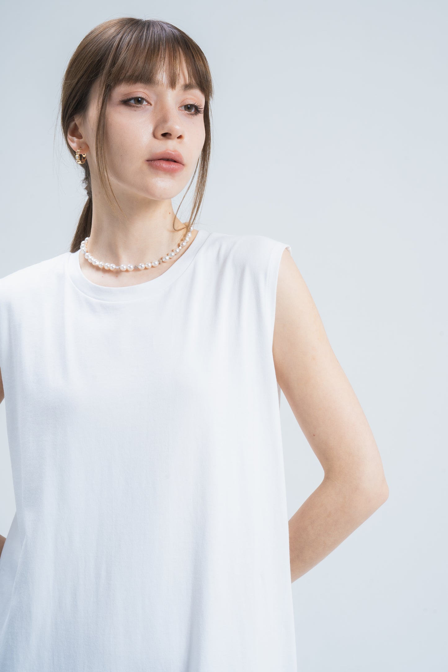 OP02(Women) | Crew Neck Dress | Sleeveless (White)