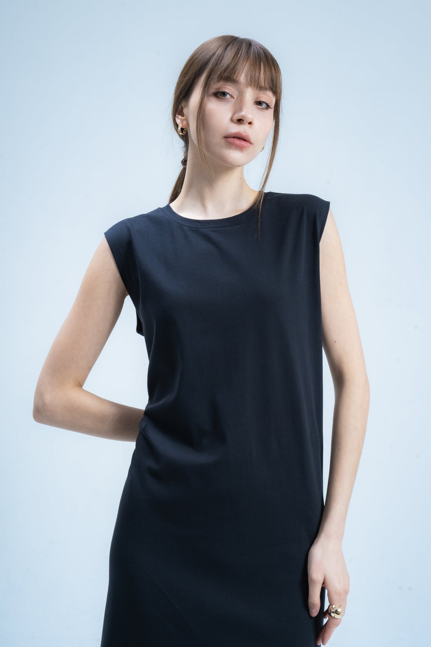 OP02(Women) | Crew Neck Dress | Sleeveless (Black)