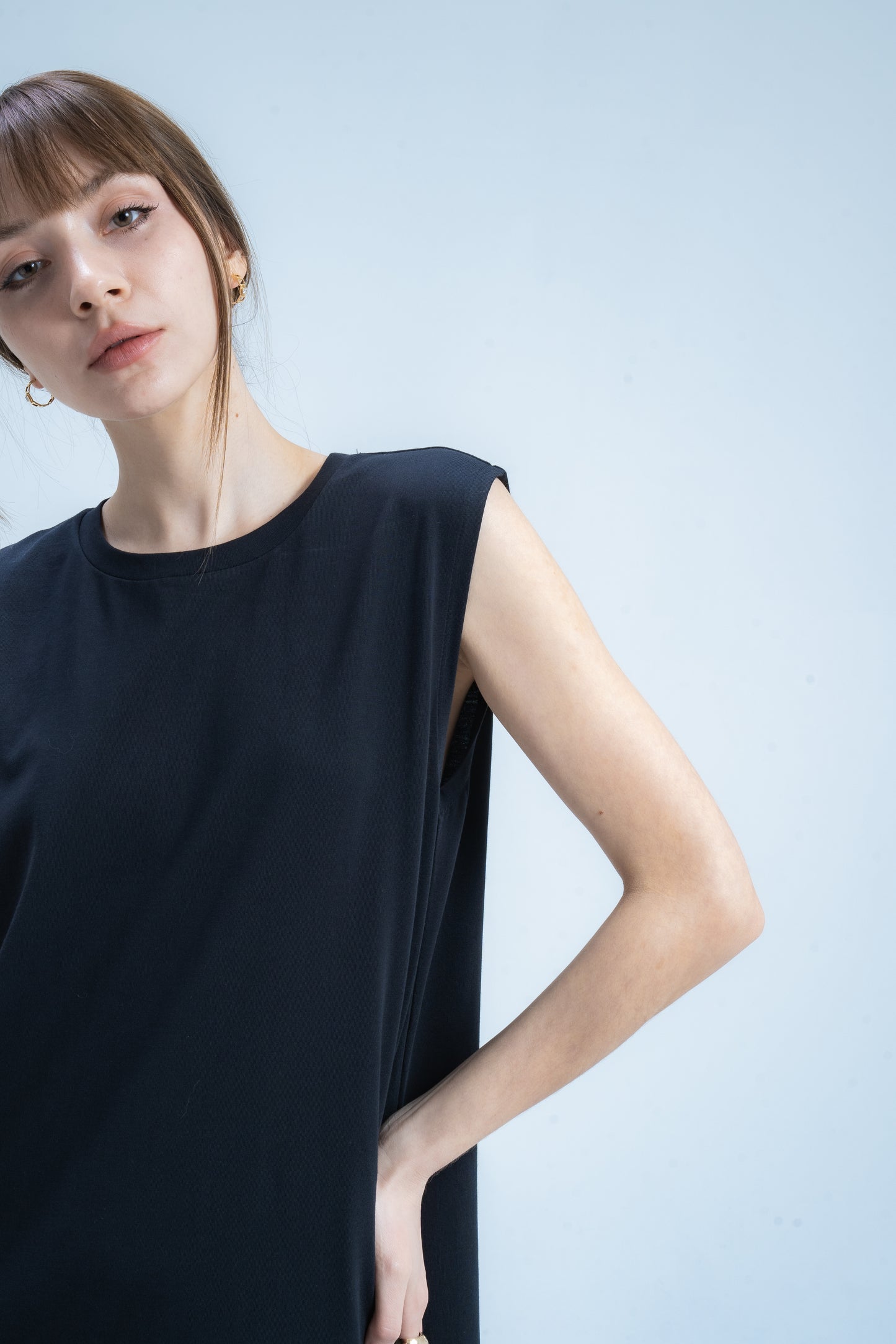OP02(Women) | Crew Neck Dress | Sleeveless (Black)