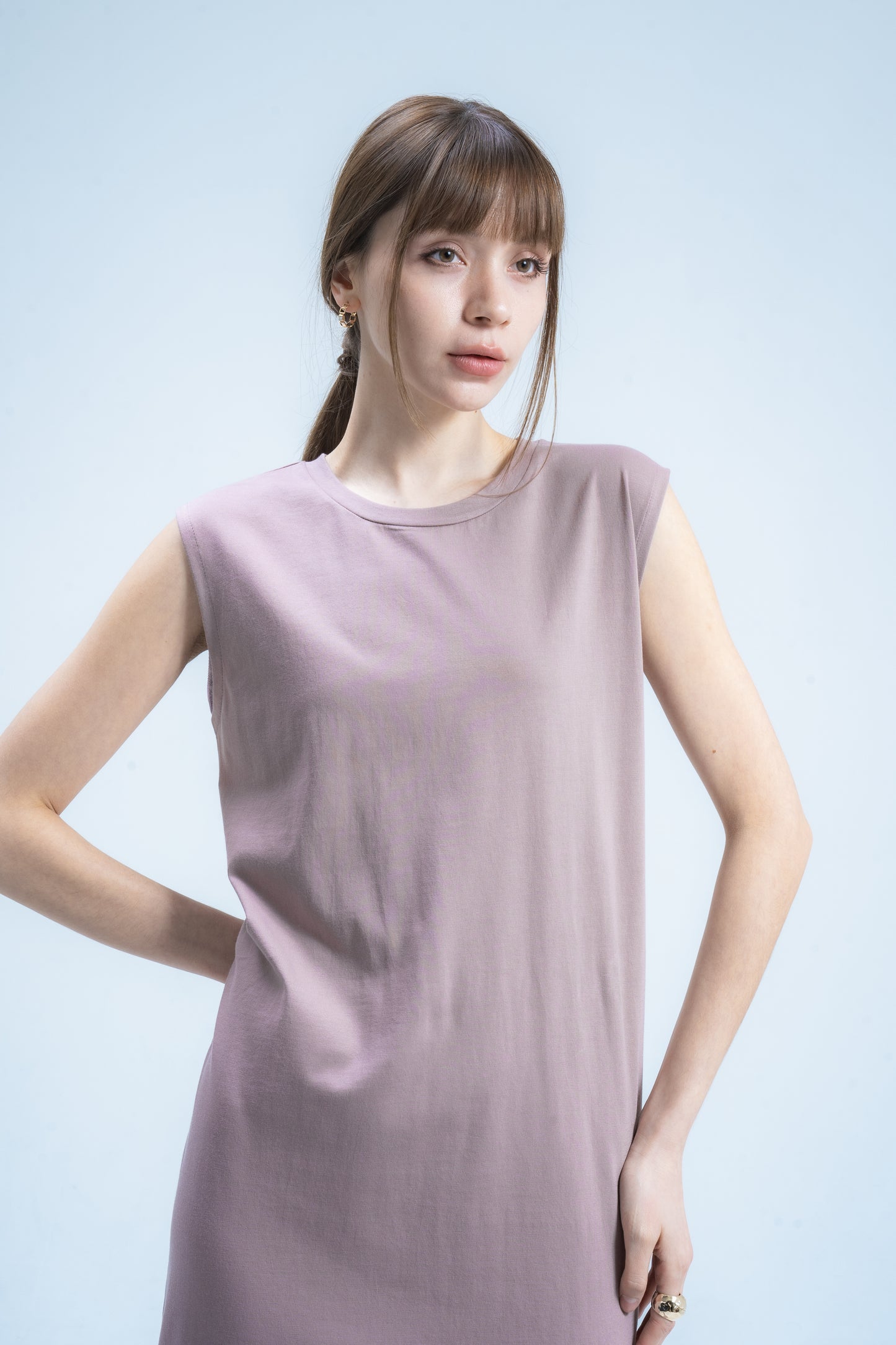 OP02(Women) | Crew Neck Dress | Sleeveless (Grege)